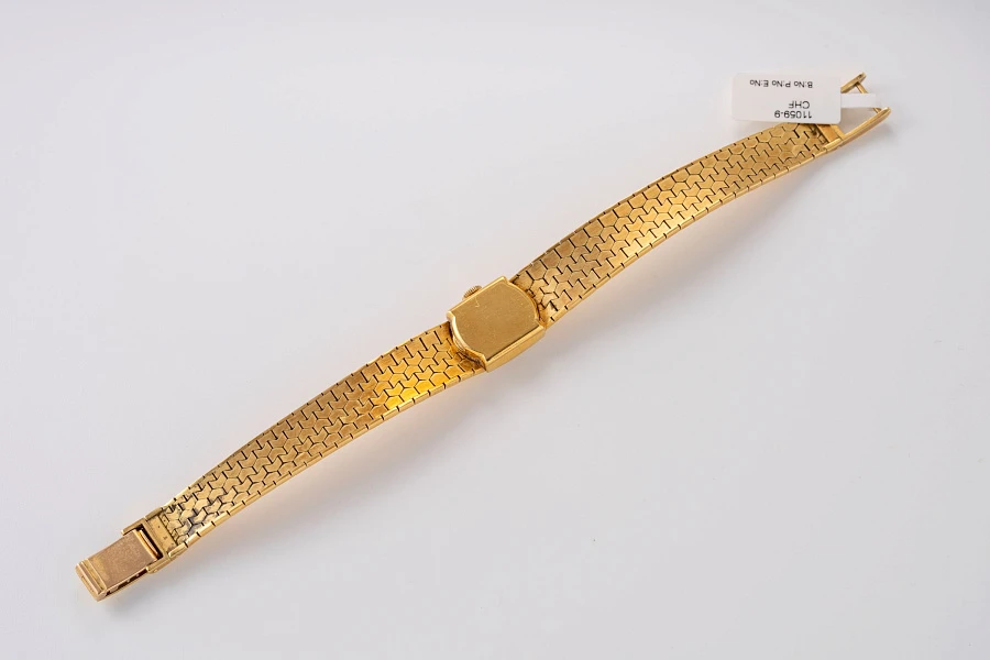 Square Ladies Watch in 18k Yellow Gold