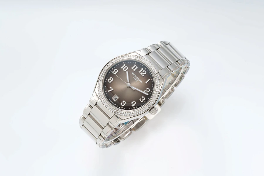 TwentyFour Ref. 7300 in Stainless Steel