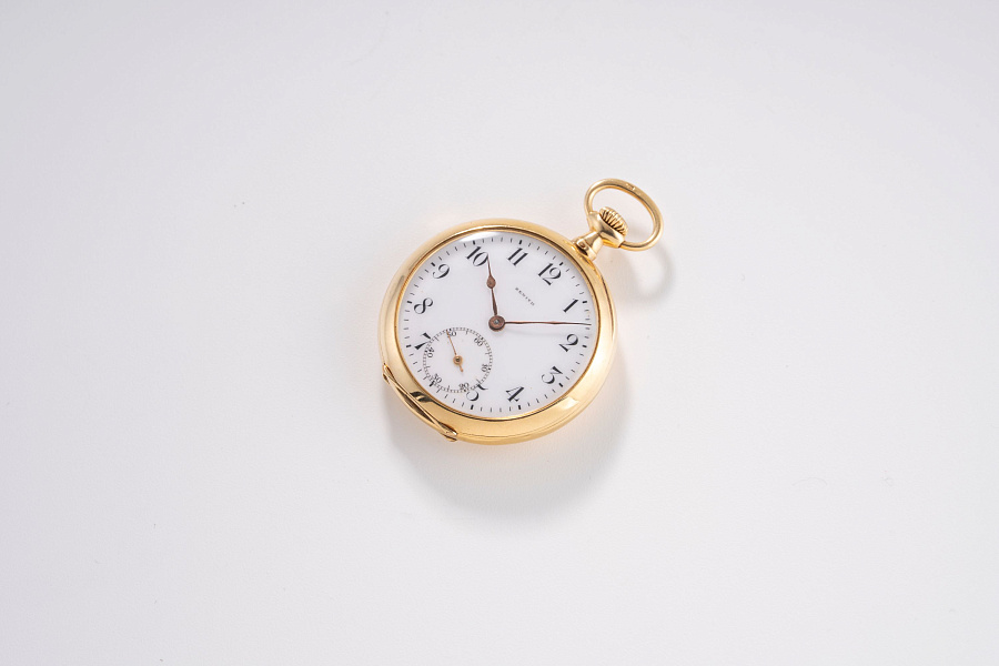 Small Pocket Watch in 18k Yellow Gold