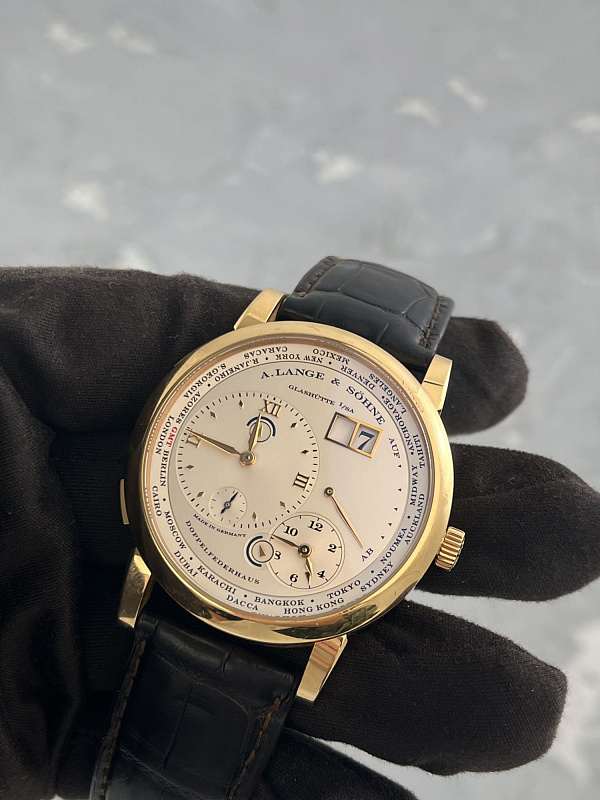 Lange 1 Time Zone Rose Gold