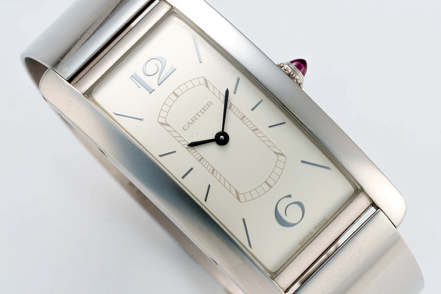Tank Cintrée Ref. WGTA0027 in Platinum
