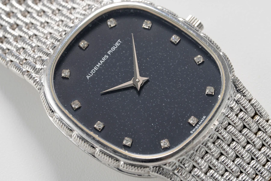 Elliptical Dress Watch in 18k White Gold
