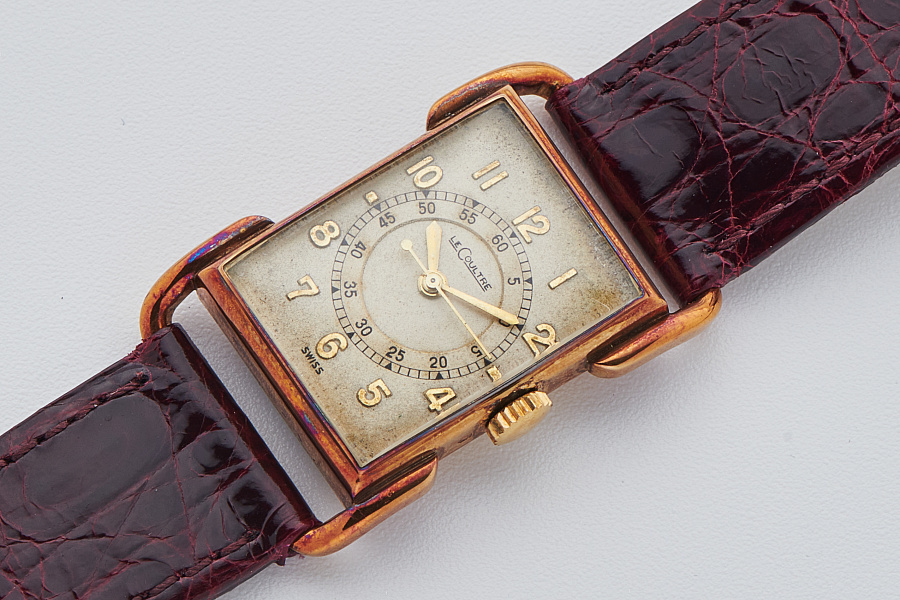 Rectangular Dress Watch in 14k Yellow Gold with Intense Pink Patina