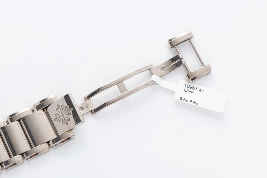 Twenty-4 Ref. 4910/20G in 18k White Gold