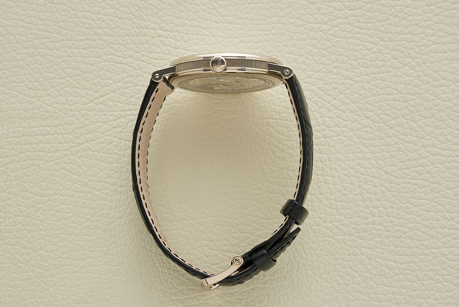 Classique Ref. 5277 in 18k White Gold