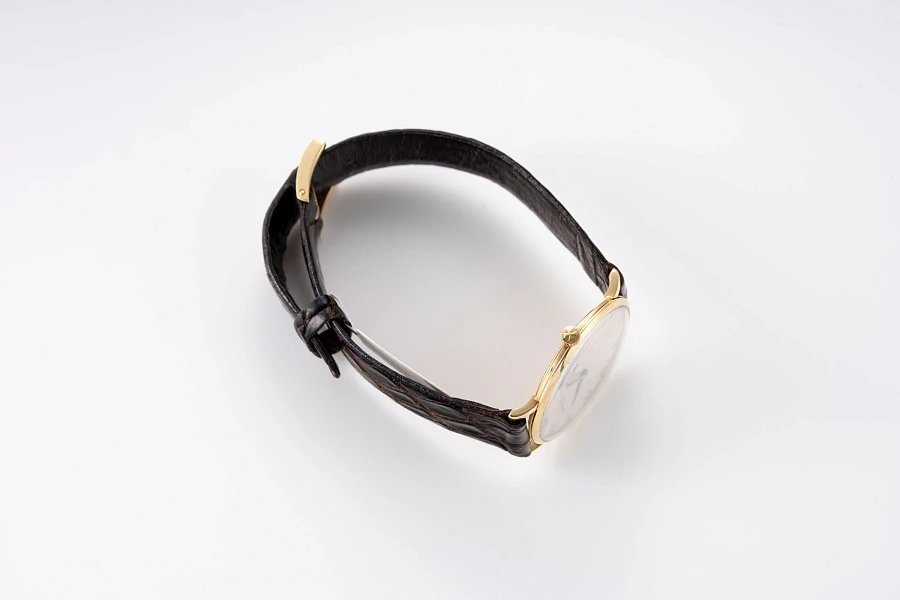 Ultra Thin Dress Watch Ref. 6714 in 18k Yellow Gold