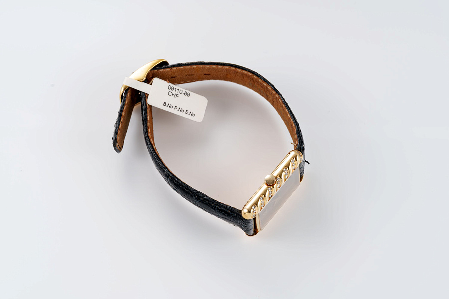 Tank with Tiger Eye Print Dial Ref. 704120 in 18k Yellow Gold