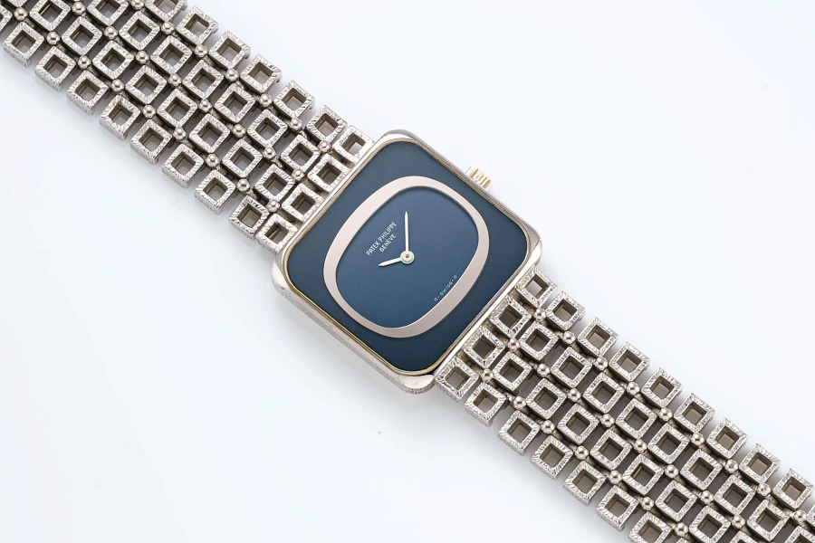 Ref. 4183 in 18k White Gold