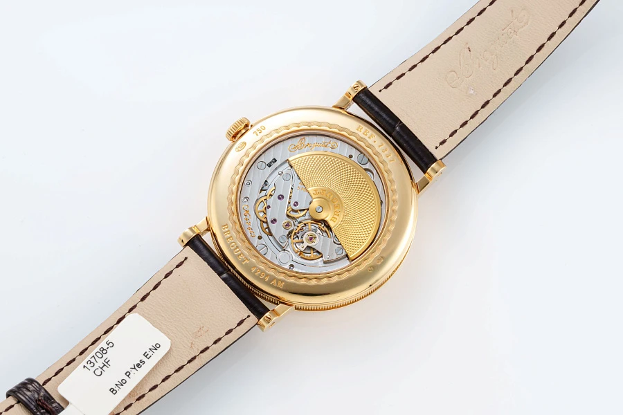 Classique Ref. 7337 in 18k Yellow Gold