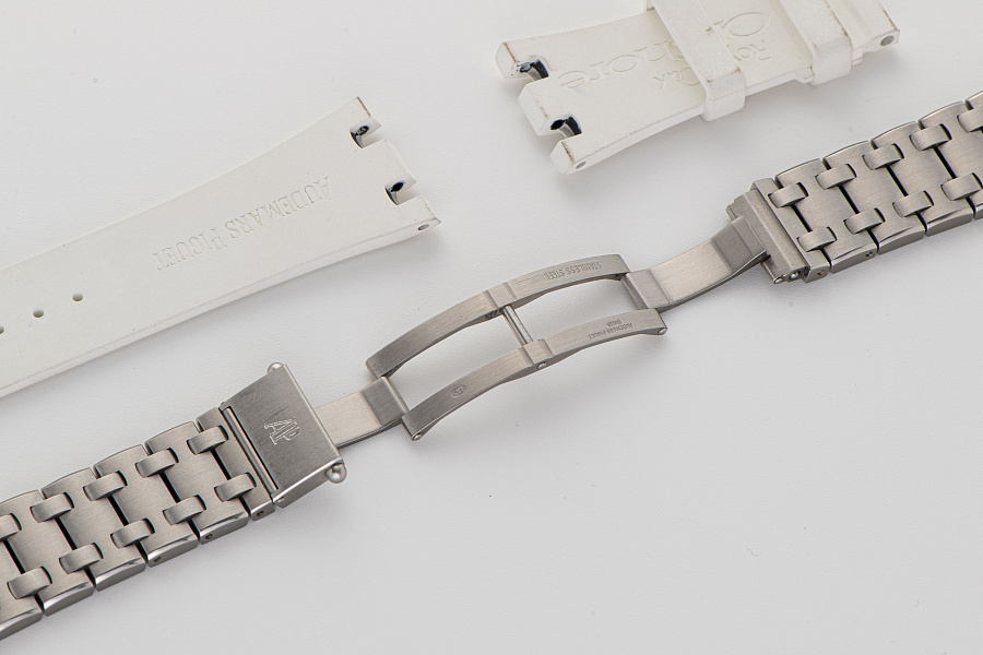 26283ST.OO Audemars Piguet Rubber Strap and Stainless Steel Bracelet