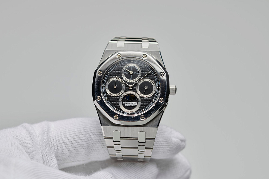 Royal Oak Perpetual Calendar