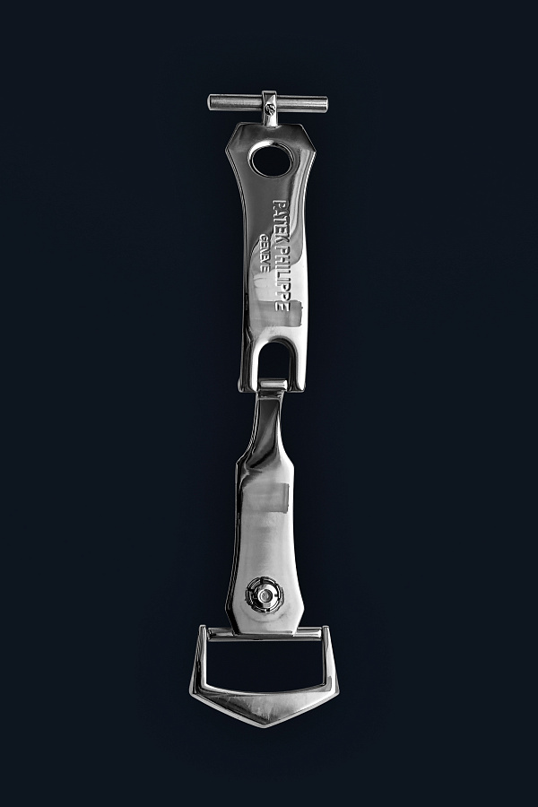 16mm Chevron-style Deployment Clasp in Platinum 950