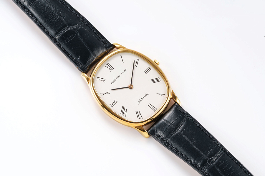 Ellipse in 18k Yellow Gold