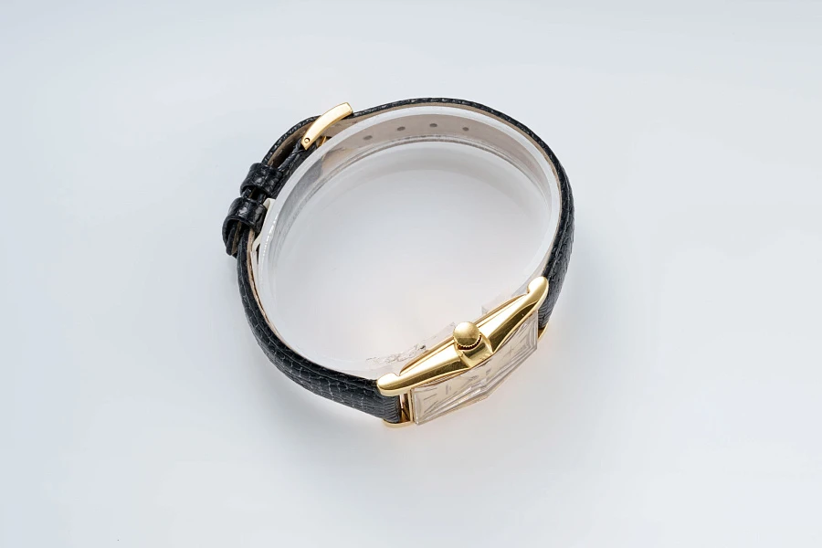 Rectangular Ref. 4591 in 18k Yellow Gold