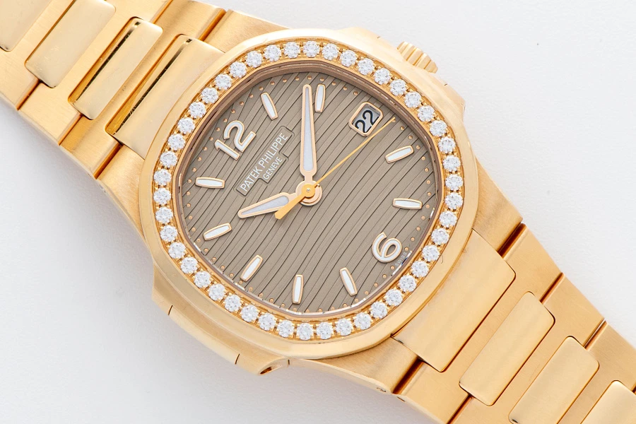 Nautilus Ref. 7010 in 18k Rose Gold