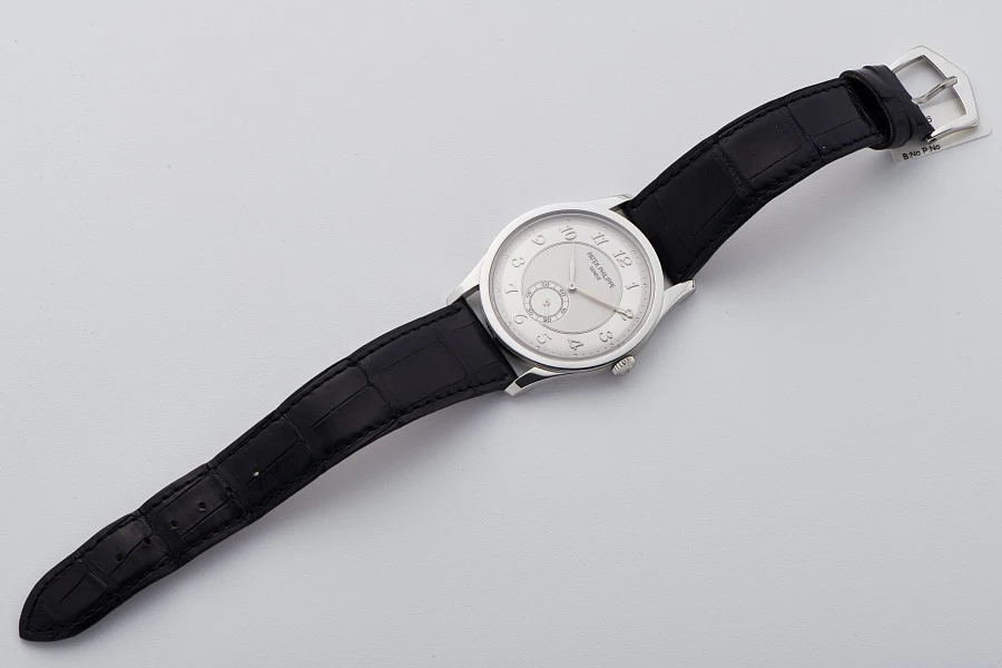 Calatrava Ref. 5196 in Platinum