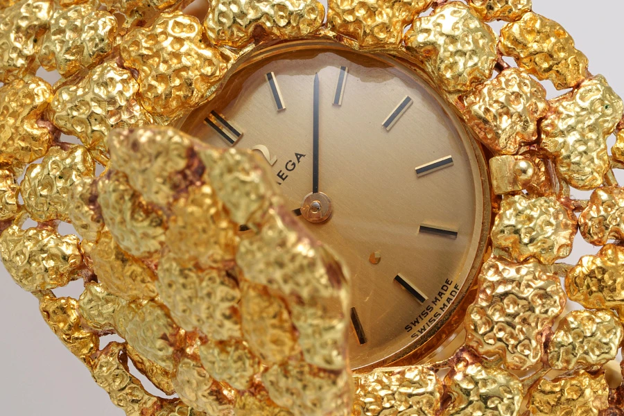 Watch and Jewelry Set in 18k Yellow Gold