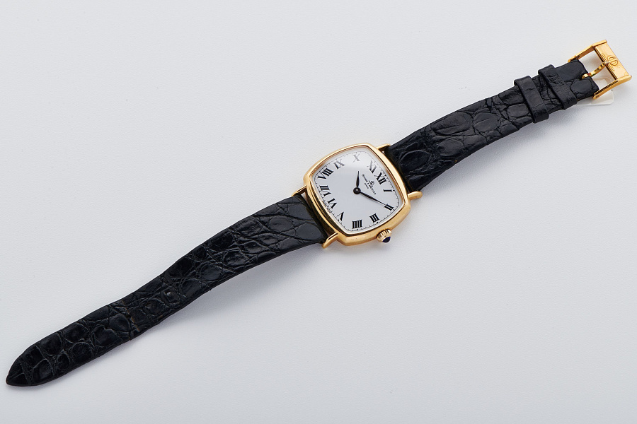 TV-Dial Dress Watch Ref. 37078 in 18k Yellow Gold