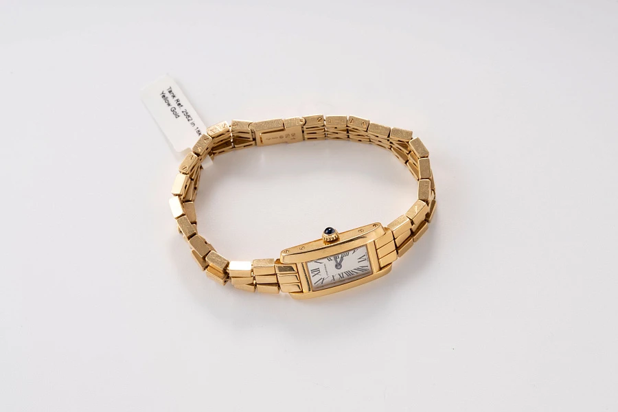 Tank Ref. 2562 in 18k Yellow Gold