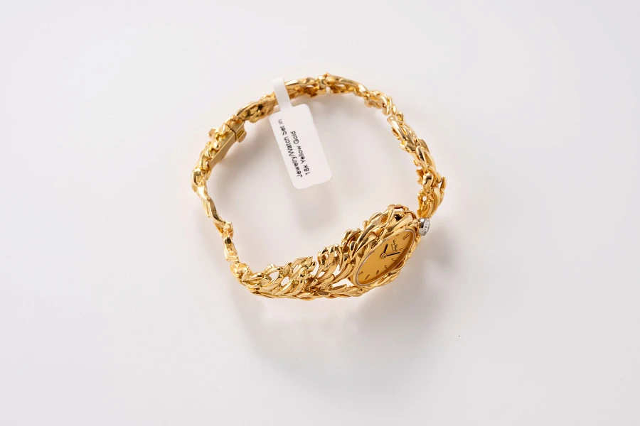 Set of a Watch and Complementary Jewelry in 18k Yellow Gold