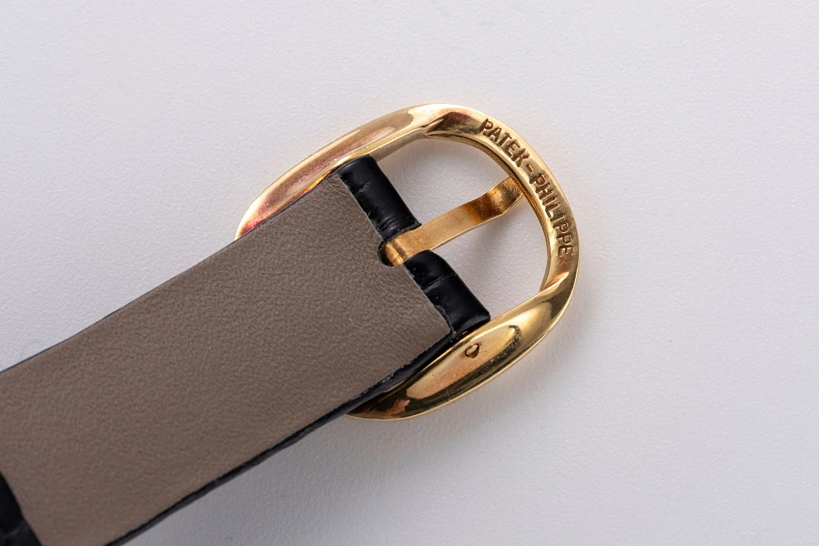Ellipse 'Gübelin' Double-Signed in 18k Yellow Gold