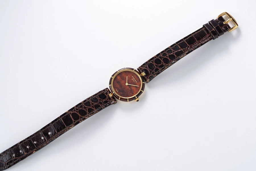 Piece Unique Tortoise Shell Ref. G2727 in 18k Yellow Gold