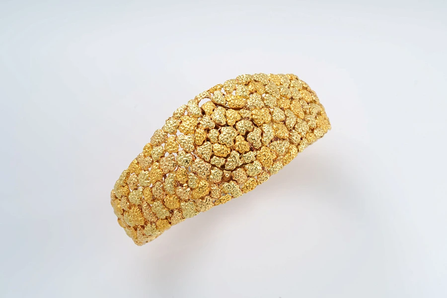 Watch and Jewelry Set in 18k Yellow Gold