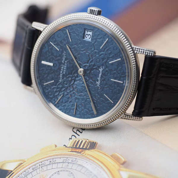 Vintage Dress Watch Clous de Paris Bezel Floral Tapisserie Dial White Gold