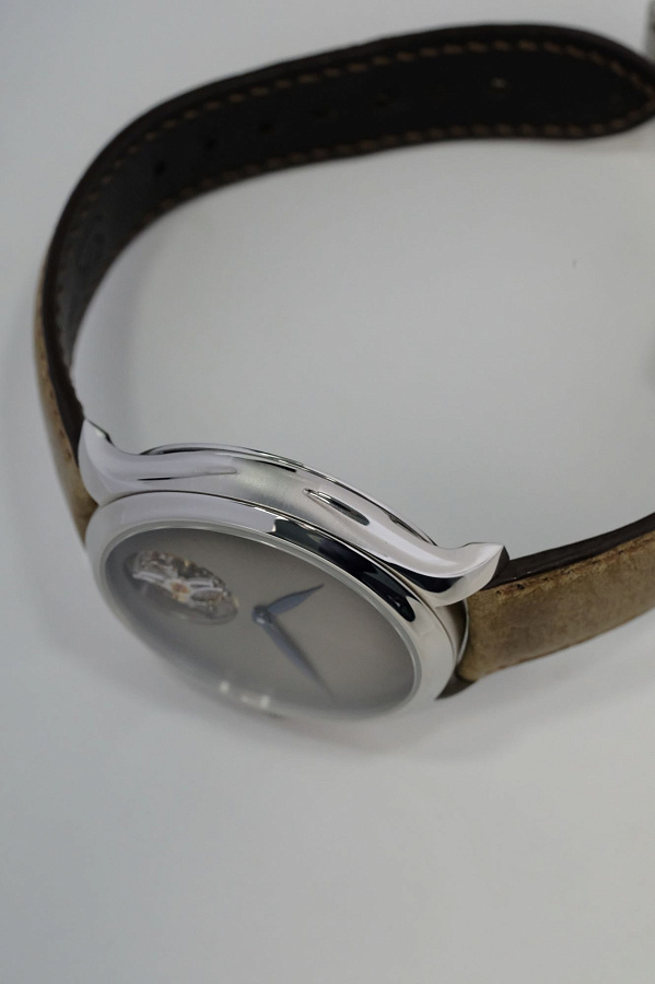 ENDEAVOUR TOURBILLON CONCEPT 42
