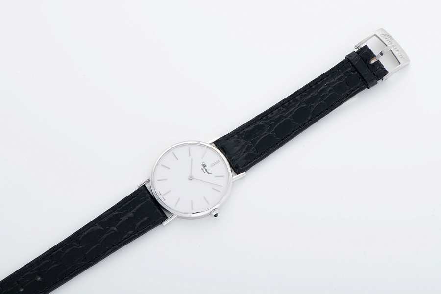 Classique Ref. 1091 in 18k White Gold