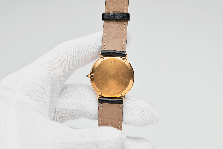 2 Hands 18k yellow gold hand-wound