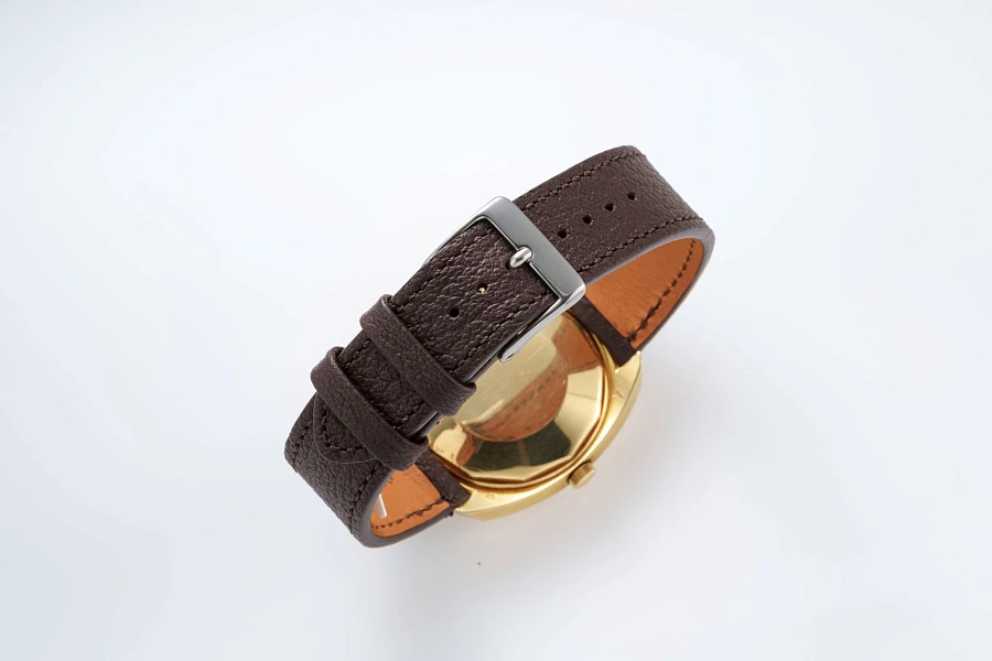 Cushion Case in 18k Yellow Gold