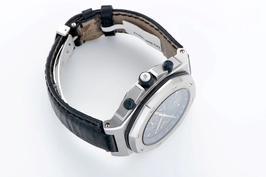 Early Offshore 'Beast' Ref. 25721 in Stainless Steel