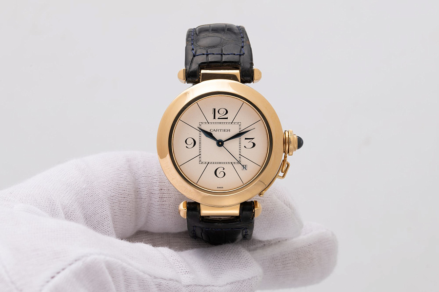 Pasha 18K Yellow Gold