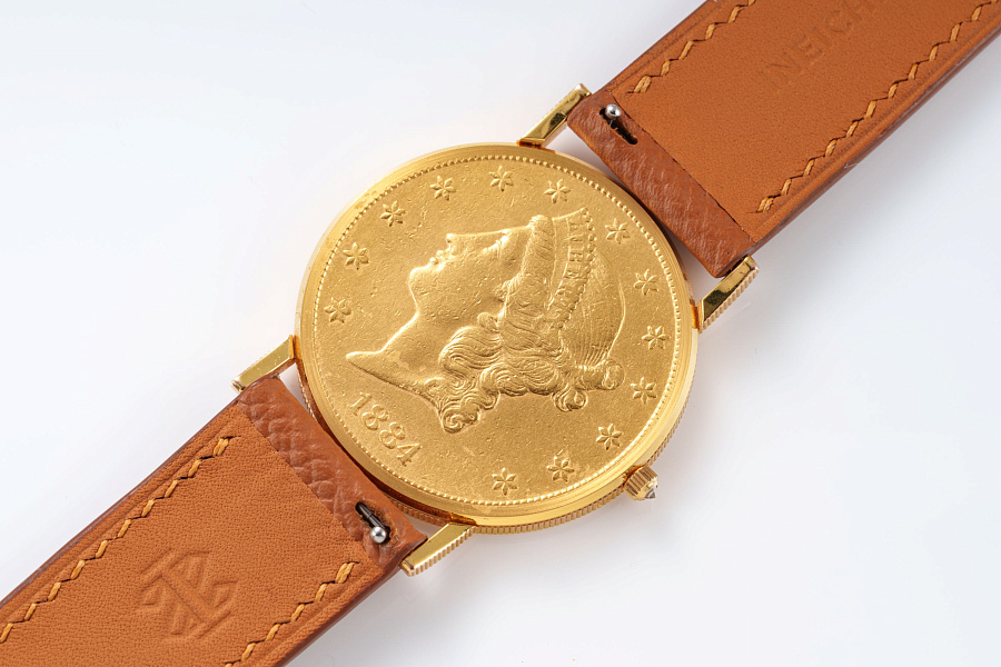 Quartz Coin Watch in 18k Yellow Gold