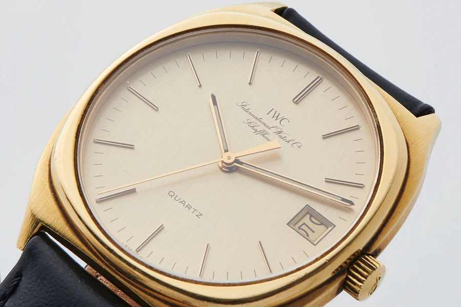 Early Quartz Ref. 3004 in 18k Yellow Gold