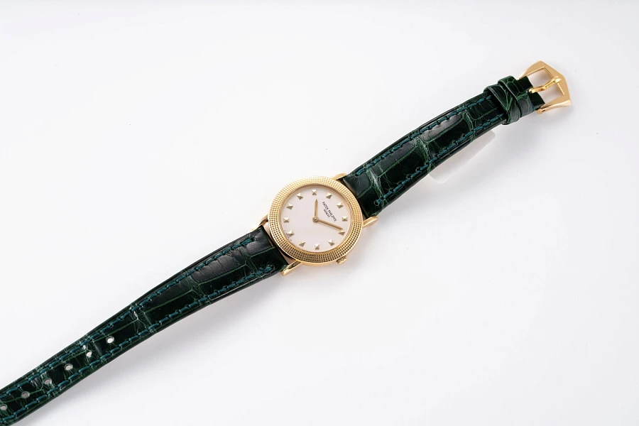 Ladies Calatrava Ref. 4919 in 18k Yellow Gold