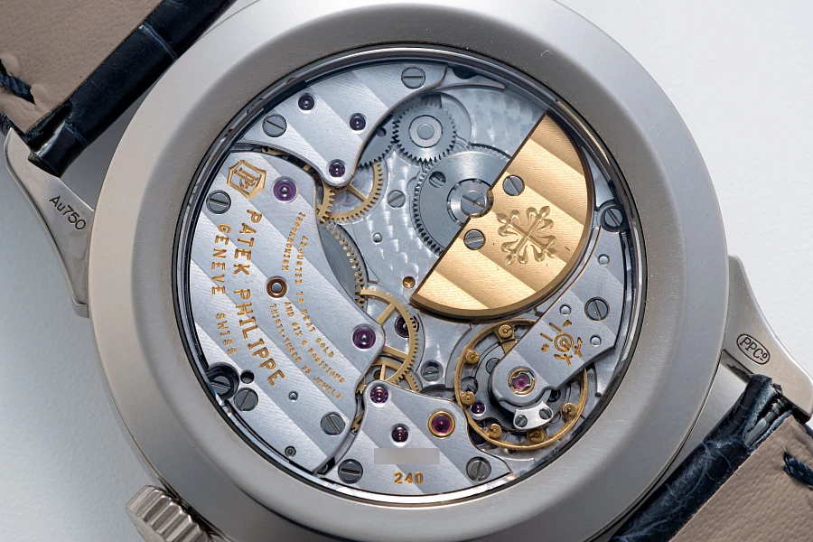 World Time Ref. 5230G in 18k White Gold
