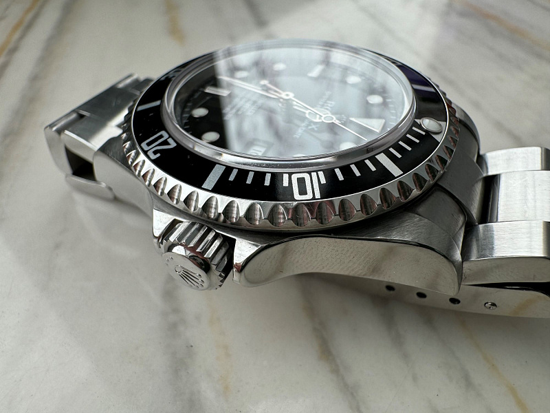 Sea-Dweller 4000 Ref. 16600 in Stainless Steel