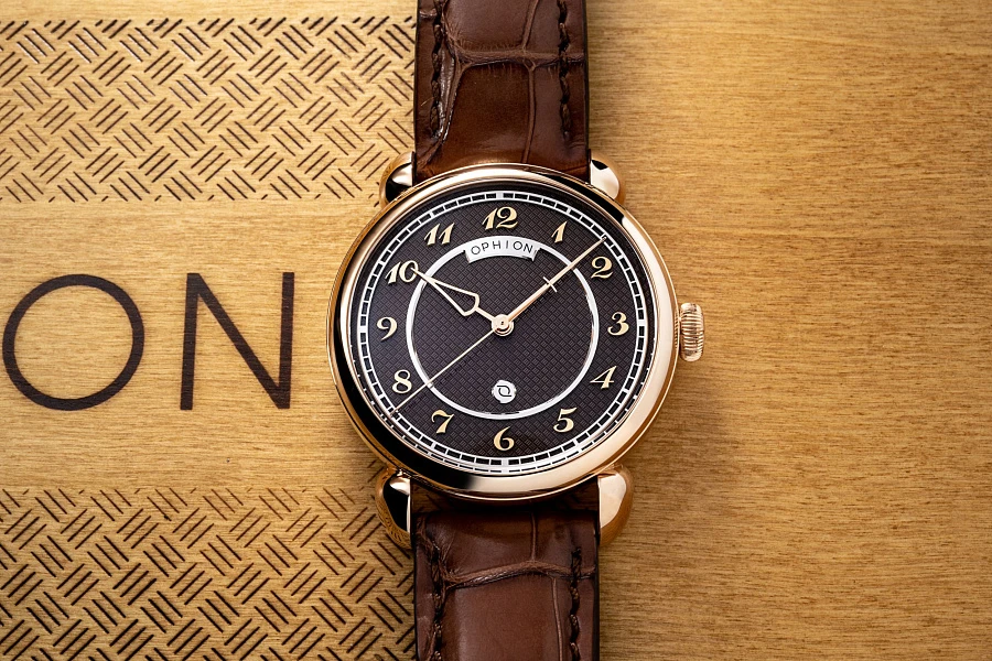 OPH 786 Vélos Rose Gold Tobacco Guilloche Limited Edition