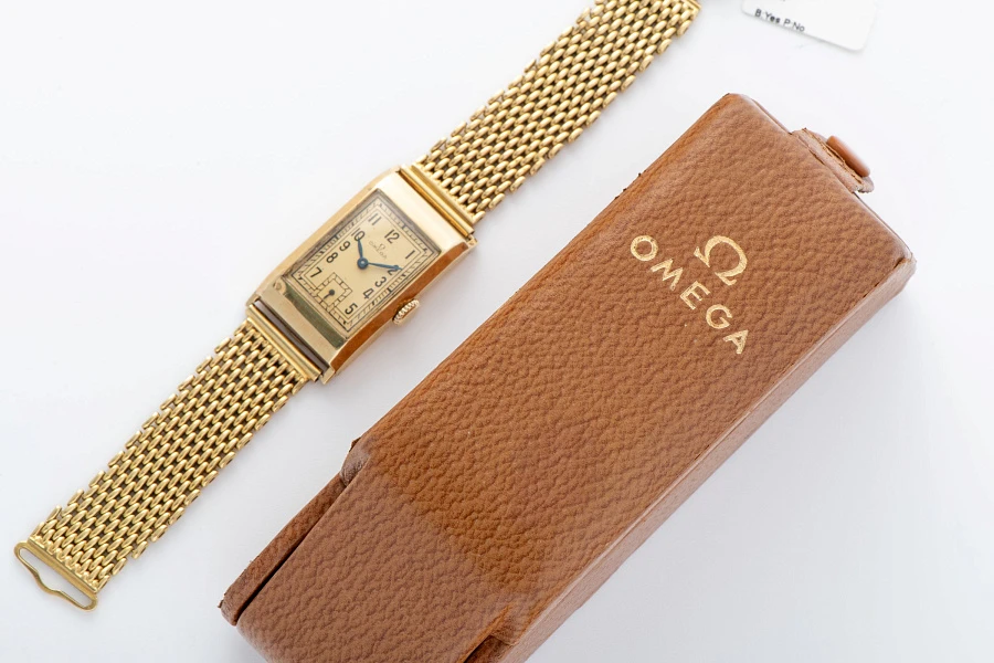 Vintage Rectangular Watch in 14k Yellow Gold with 18k Yellow Gold Bracelet