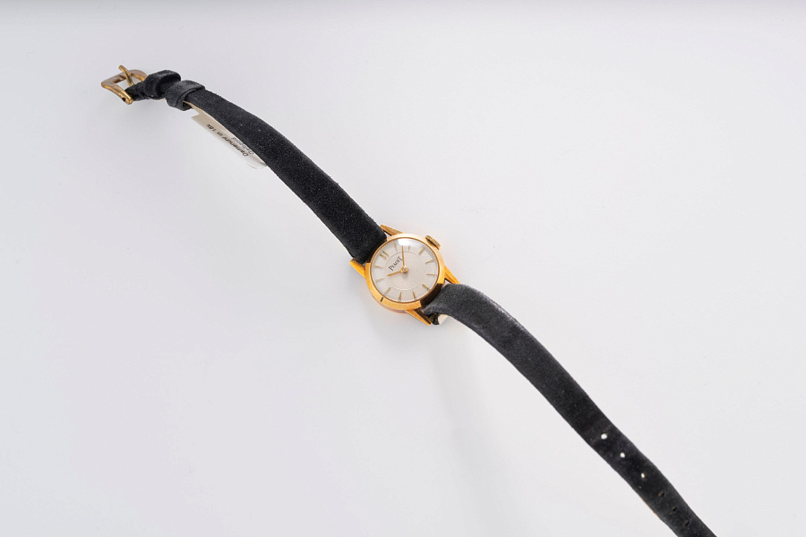 Ladies Watch in 18k Yellow Gold